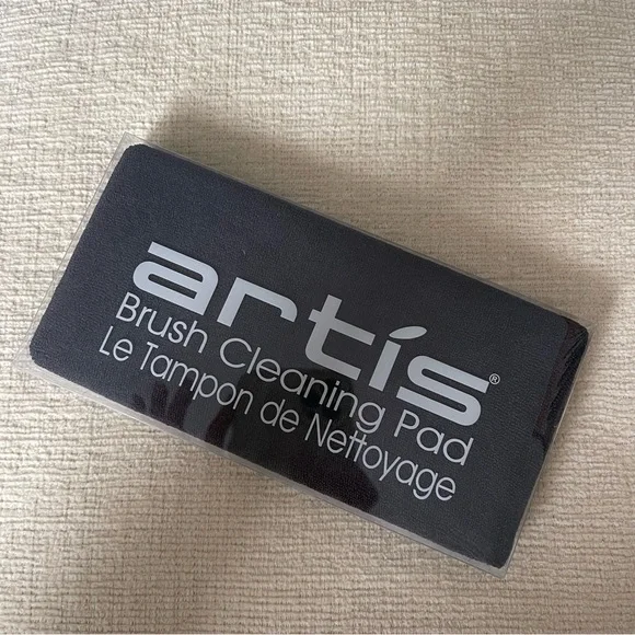 Artis Essential Brush Cleaning Pad - Picture 2 of 3